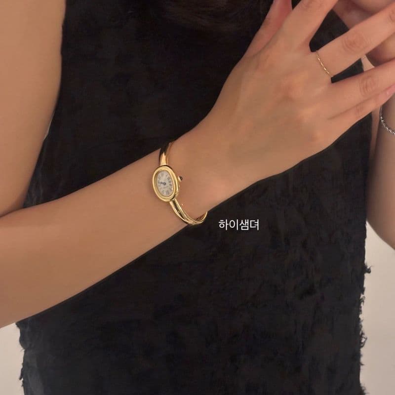 Cartier Baignoire Bangle in Yellow Gold, Size 16: Deposit Received & Styling Review