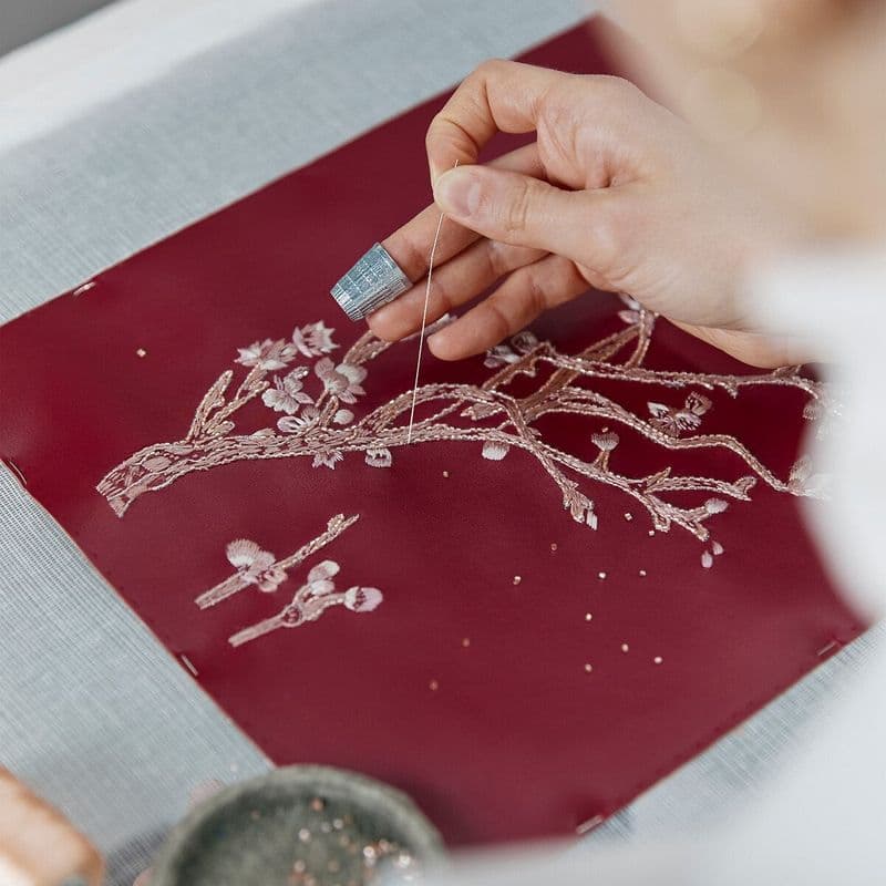 레이디 디올 신상, 아이코닉한 레이디 디올의 새로운 변신