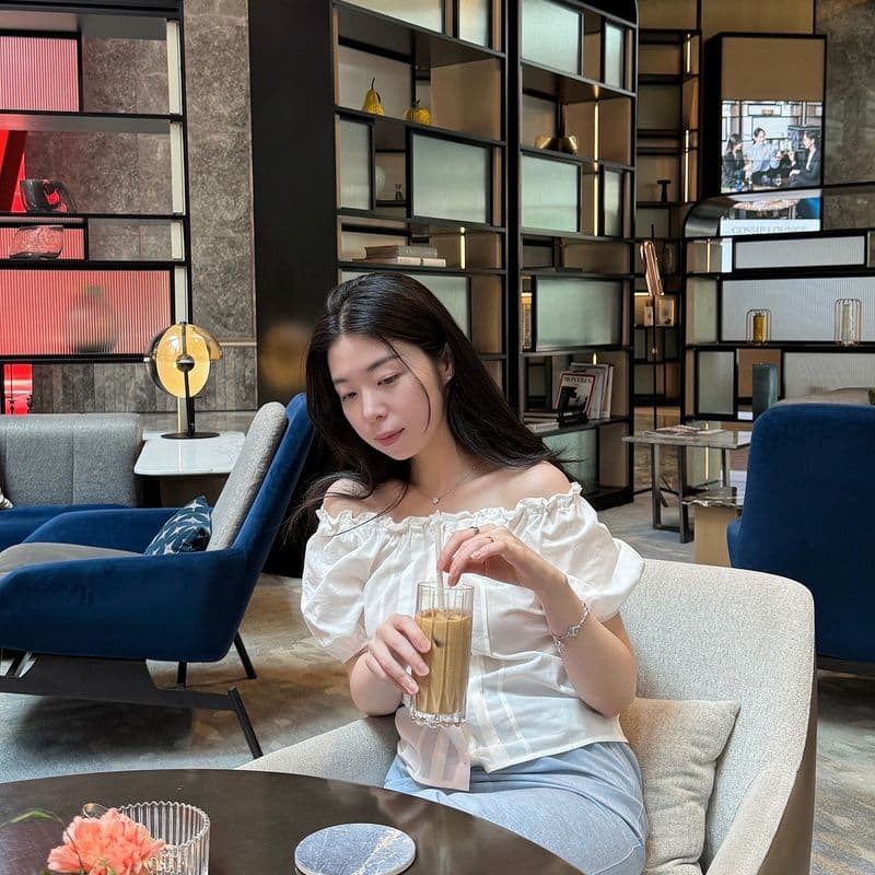 Elevate your date night look with Van Cleef's Alhambra 5-motif guilloché and vintage diamond pieces.