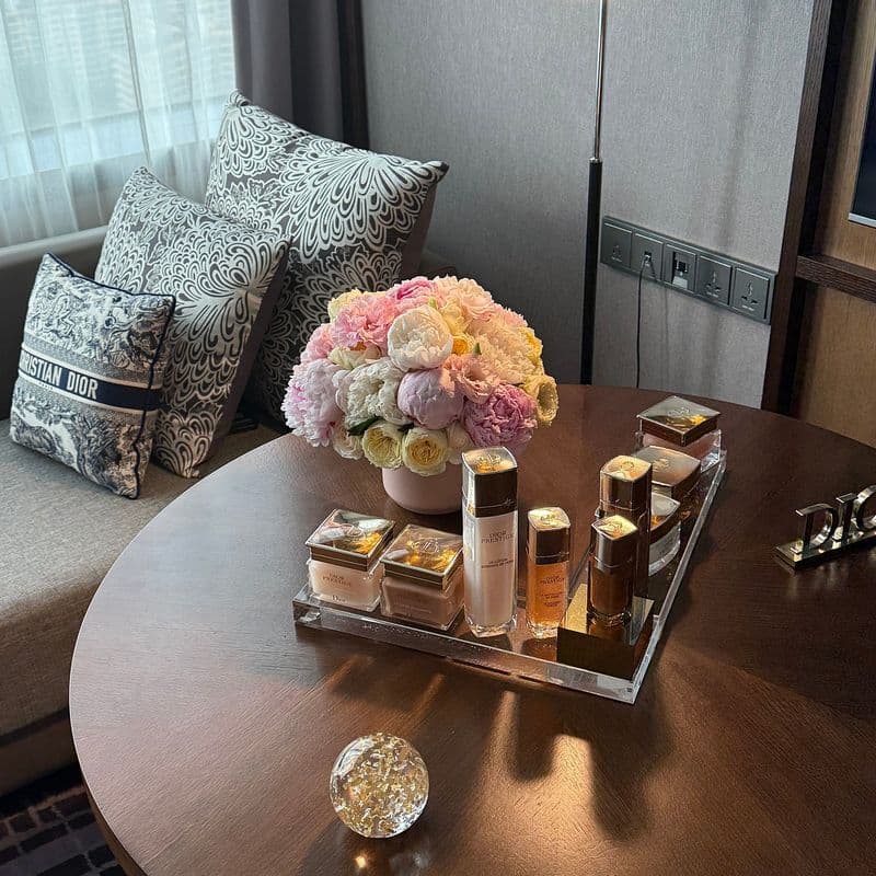 디올 VIP 페이셜 마사지 후기 : 프레스티지 울트라 라인 케어