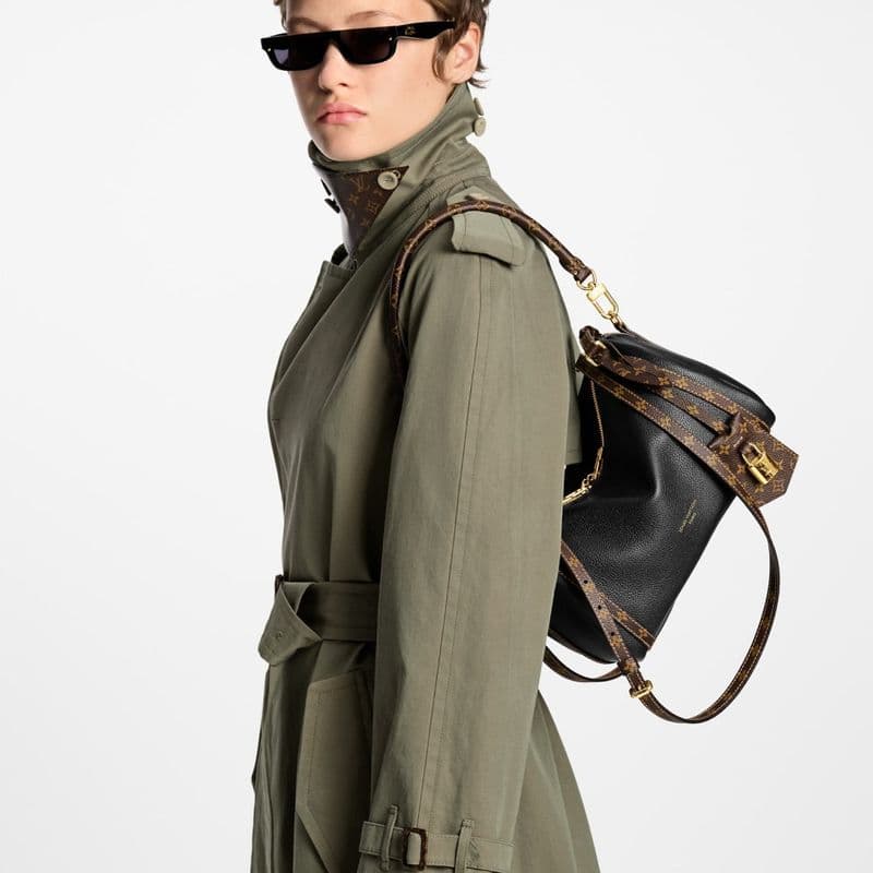 7 days until the Louis Vuitton Express bag hits stores in Korea!