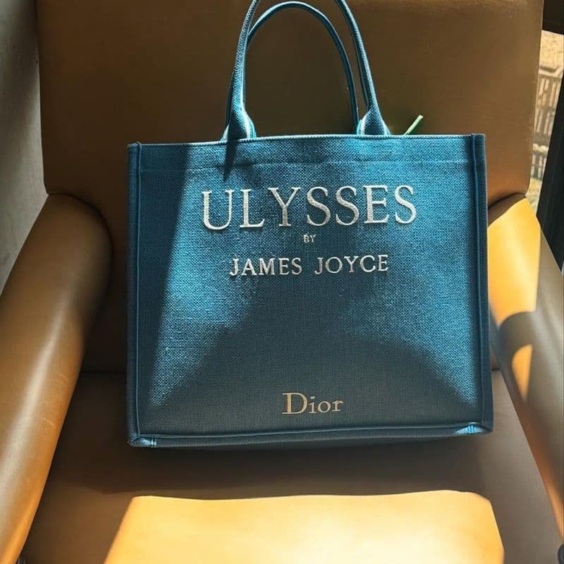 디올의 새로운 디자이너, 조나단 앤더슨의 또 다른 신상 컬렉션 