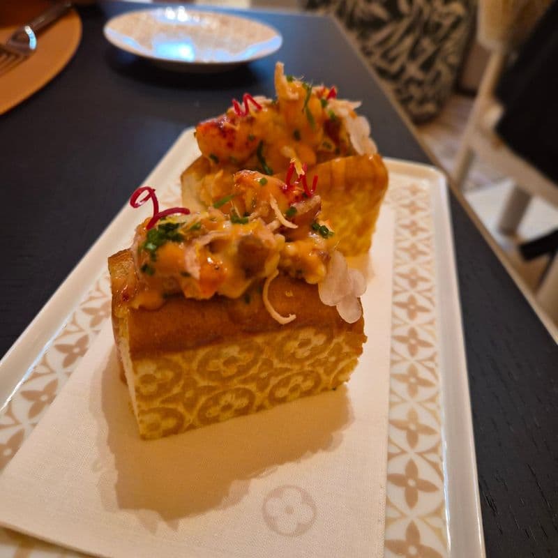 Le Café Louis Vuitton: A Gastronomic Journey Inside Louis Vuitton (KRW 가격정보 없음) - Store Interior, Menu Highlights & How to Book