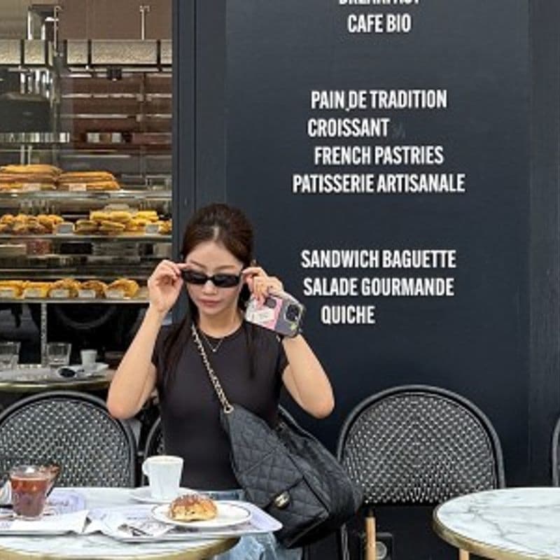 Chanel 22 vs. 2.55: Which bag should I buy? Real user reviews compared.