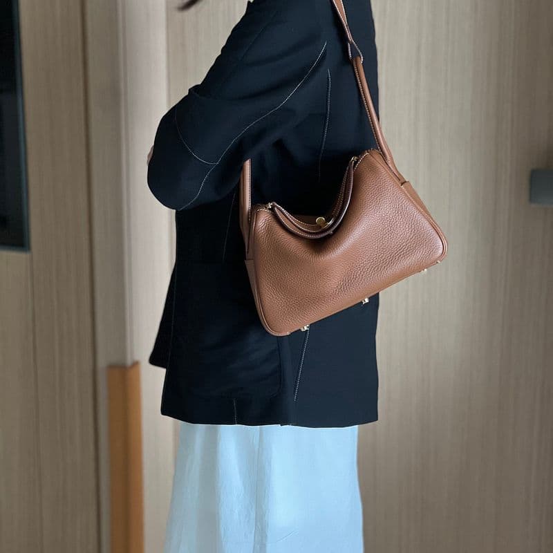 에르메스 미니 린디(19 사이즈) 골드 금장 워크인 성공 후기 (feat.린디 26 사이즈 비교)