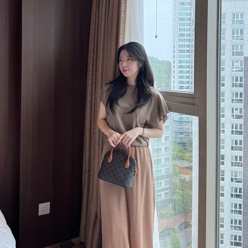 200만 원대 명품 가방 추천 - 셀린느 틴 오노린 백 착용샷과 장점 리뷰