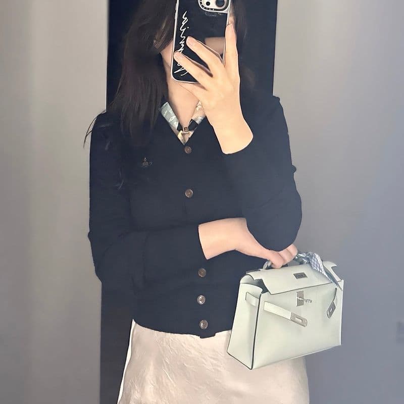 여자 가디건 코디 모음｜비비안 웨스트우드 / 톰 브라운 / 에르메스 (feat.에르메스 켈리 포쉐트)