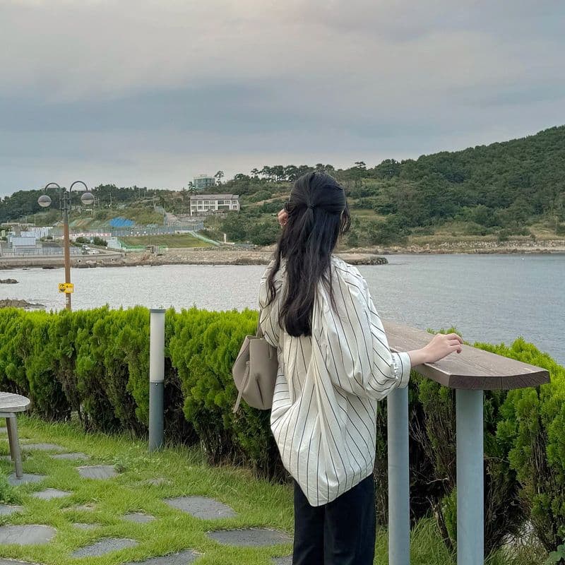 부산 여행 OOTD와 바다 뷰 & 숲 뷰 카페 추천｜기장 공극샌드커피, 보몽드 카페