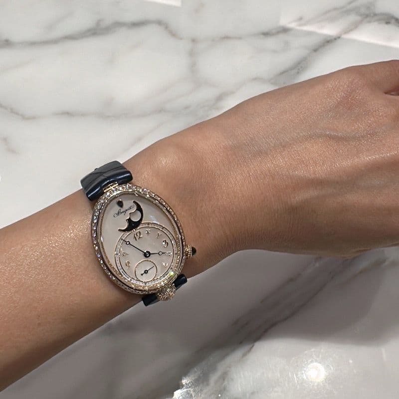 브레게 레인 드 네이플 9935 리뷰｜블루 아벤추린 글라스 vs 화이트 마더오브펄 다이얼 비교