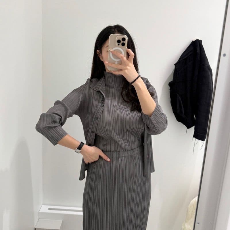 How to snag Pleats Please for less in Japan: Your guide to getting started with PP at 40% off Korean prices.