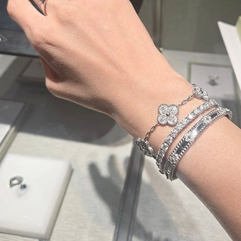 티파니 vs 반클리프 결혼기념일 주얼리 비교 리뷰｜반클리프 빼를리 화이트 골드 구매 후기