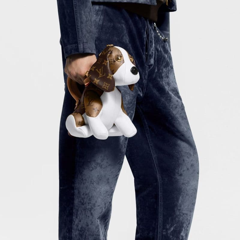 Louis Vuitton just dropped their new 'Beagle Bag'! It's priced at KRW 8,030,000.