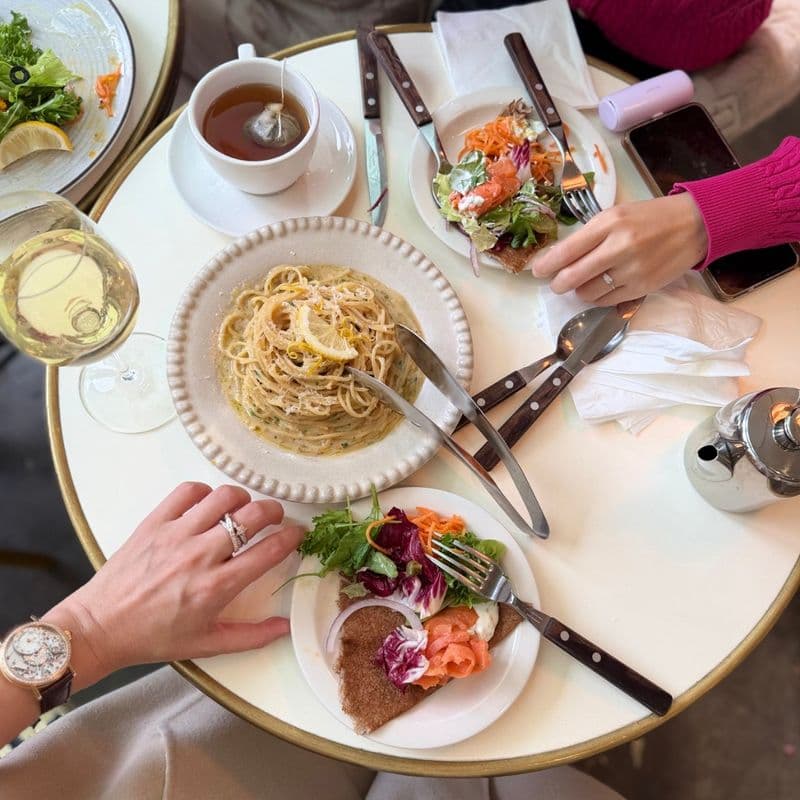 Apgujeong & Rodeo Holiday Gathering Spots: 4 Casual Restaurants with Great Vibes