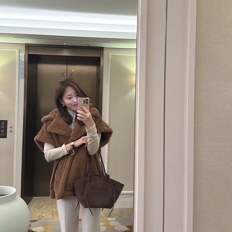 막스마라 라노소 케이프 vs 뉴아바보｜연말 모임 & 호캉스 겨울 코디 추천