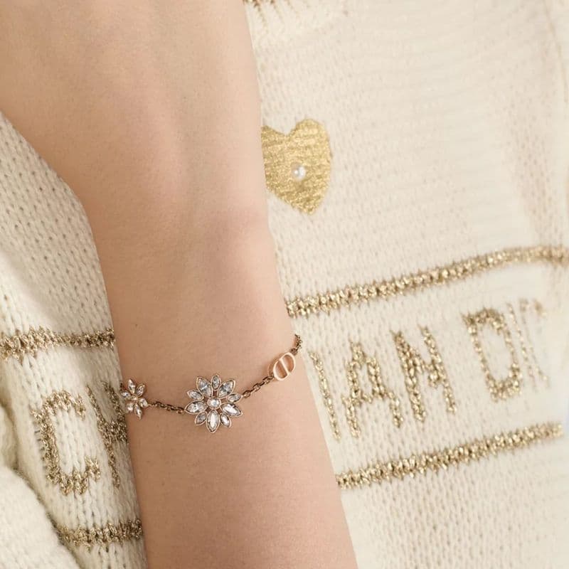 디올 신상 주얼리 업데이트｜2026 크루즈 시즌에 첫 공개된 Fleur de Glace