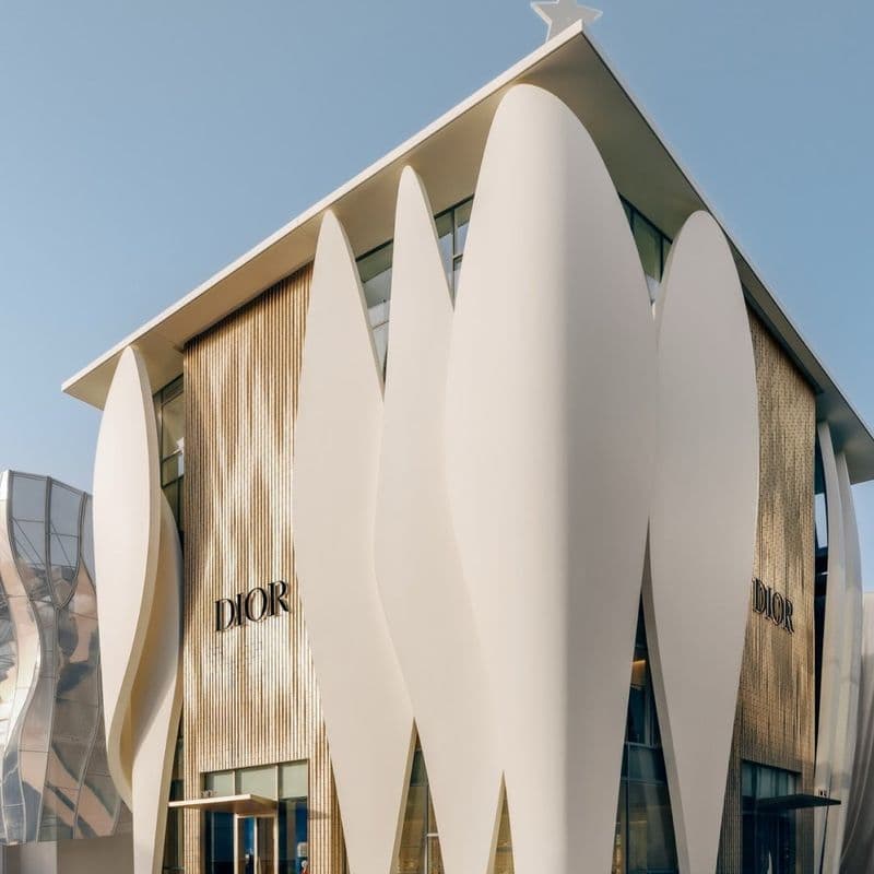 디올, 베이징 싼리툰에 꽃잎 모양의 매장 오픈