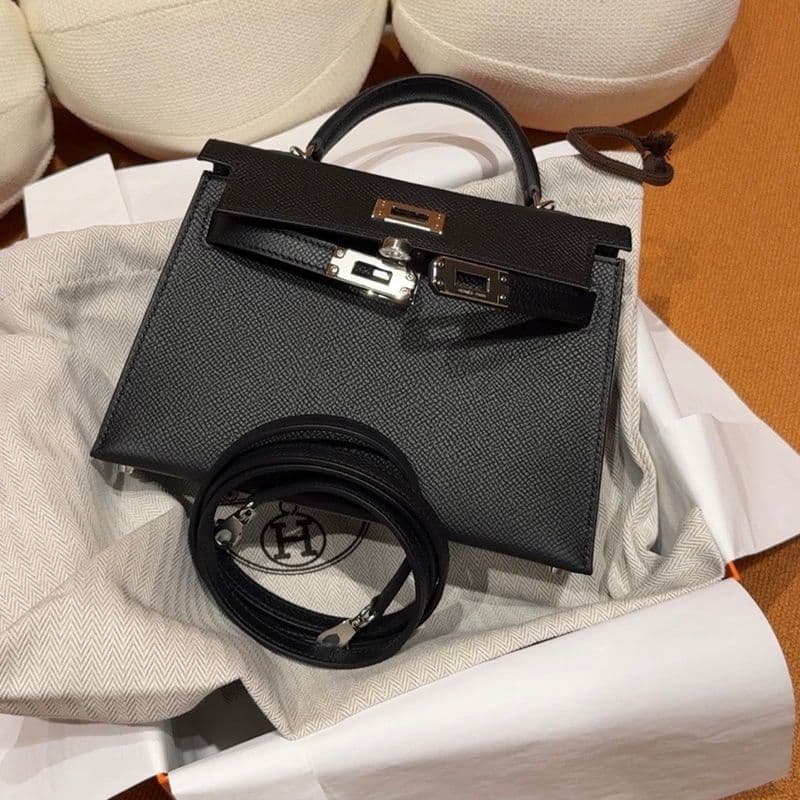 에르메스 2025 쿼터백 오퍼 스토리와 착용샷｜ 미니 켈리 앱송 블랙/은장 (feat. 이세이 미야케 원피스)