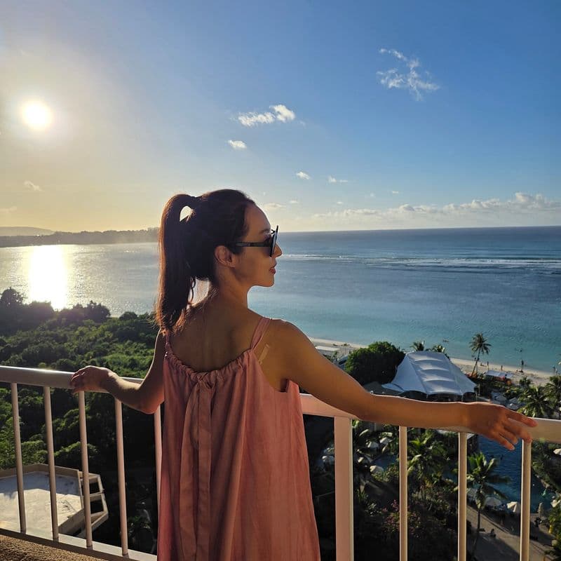 겨울에 가기 좋은 괌 여행 코디 추천｜아이와 함께한 겨울 휴양지룩 (feat. 샤넬 가브리엘 백팩)