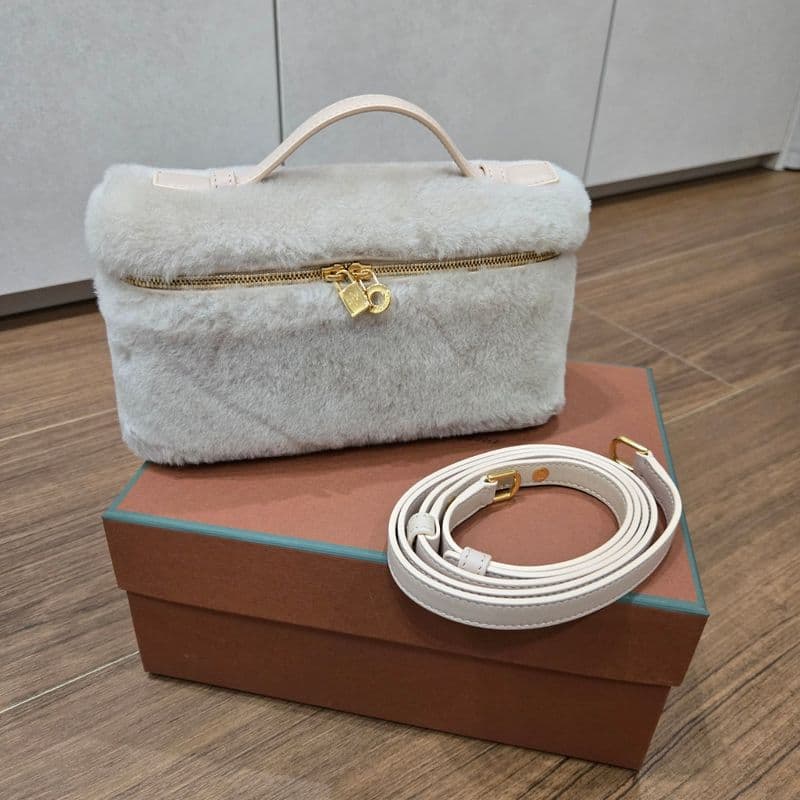 로로피아나 엑스트라 포켓 엑스트라 포켓 L19 시어링 구매 후기｜가을, 겨울 가방 추천