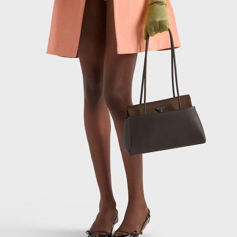 프라다 26 SS  컬렉션 신상 가방 출시