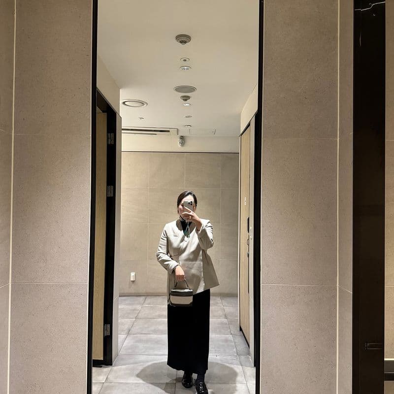 3월 워킹맘 OOTD｜해칭·플리츠로 완성한 출근룩 & 데일리 코디 모음