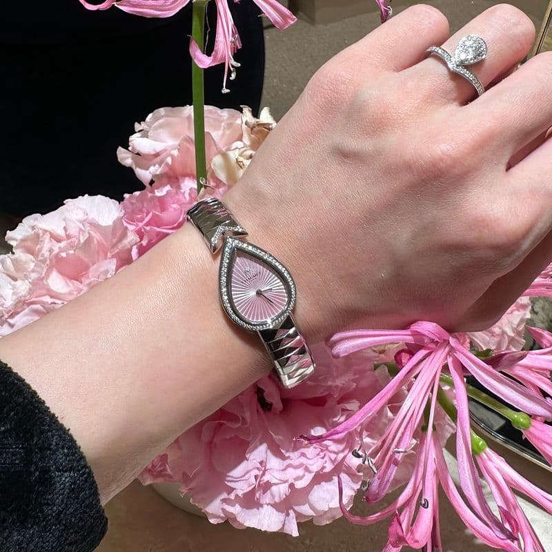 손목 위 벚꽃 쇼메 조세핀 아그레뜨 워치｜신세계 본점 단독 공개 착용 후기