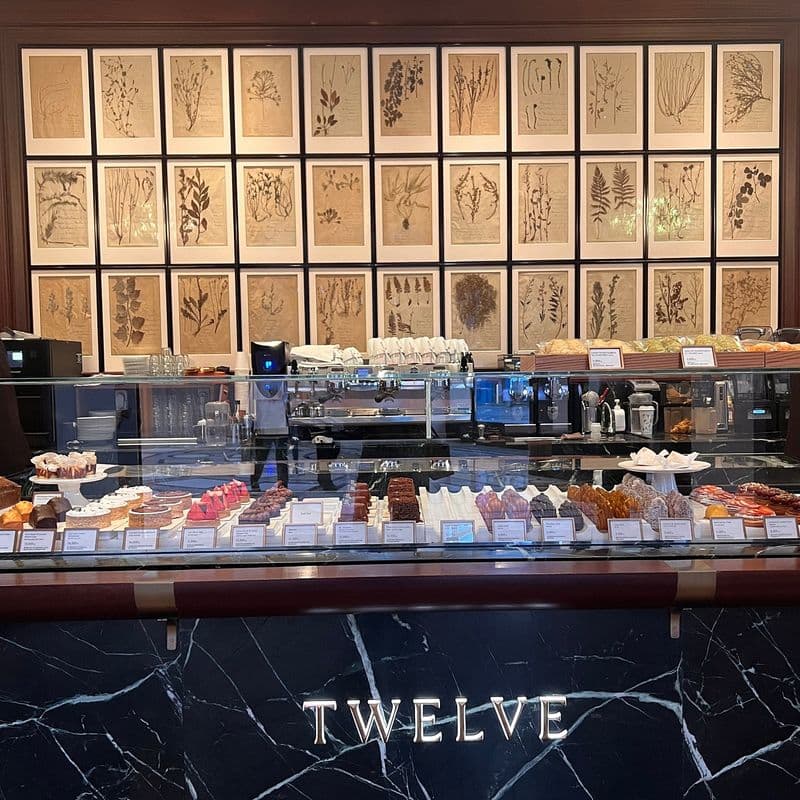 신세계 트웰브 남산, 베이커리 먹으러 웨이팅했어요