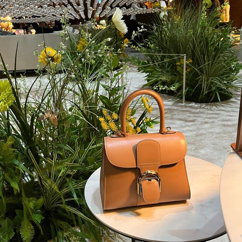 델보 브리앙, 유행 타지 않는 평생 소장템 추천