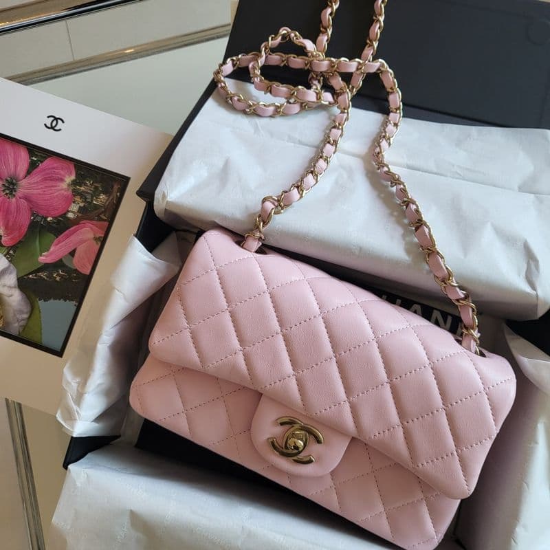 My review of the Chanel 24S New Mini Micro Pink! Here's a checklist to make sure you get a good one.