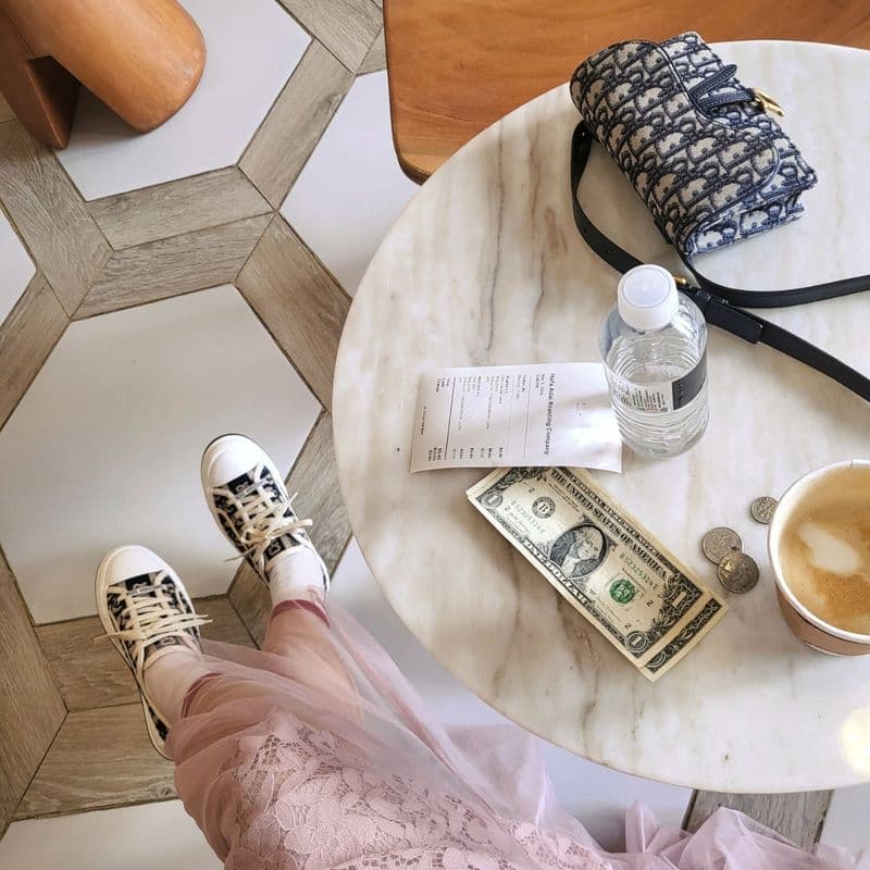 에르메스, 디올 등 믹스매치 조합으로 완성한 리조트룩