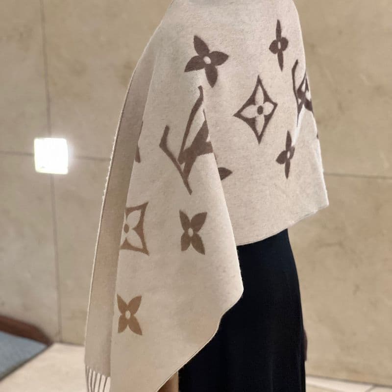 간절기 추천템! 루이비통 캐시미어 100 스카프 구매 후기