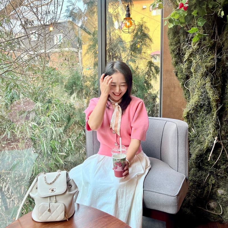 Dior Mitzah, Miu Miu flats, Chanel backpack! This is all you need for the perfect spring date look.