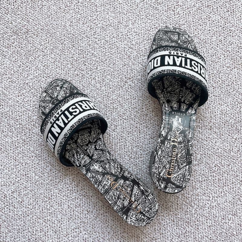 Dior shoes: sizing tips for sneakers, slingbacks, and heels.