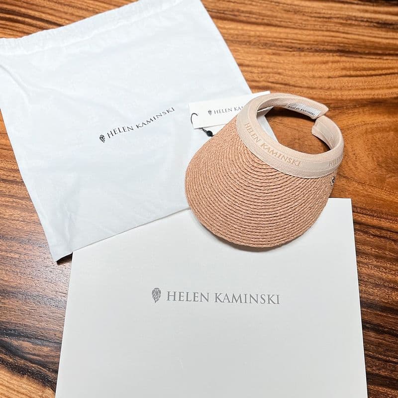 헬렌카민스키, 모자보다 의류를 잘한다고? 클래식한 코디 추천해요