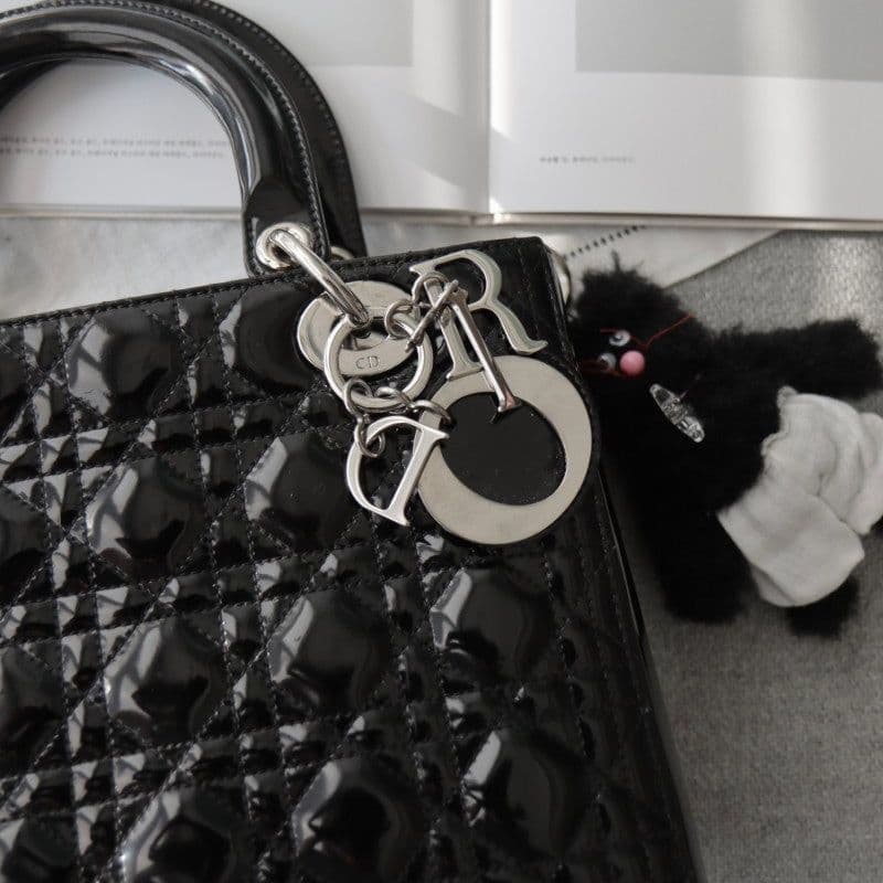 Luxury Keychain Roundup! From Monami He, Fevreno, Moynat, to Hermès – Check out these keychains!
