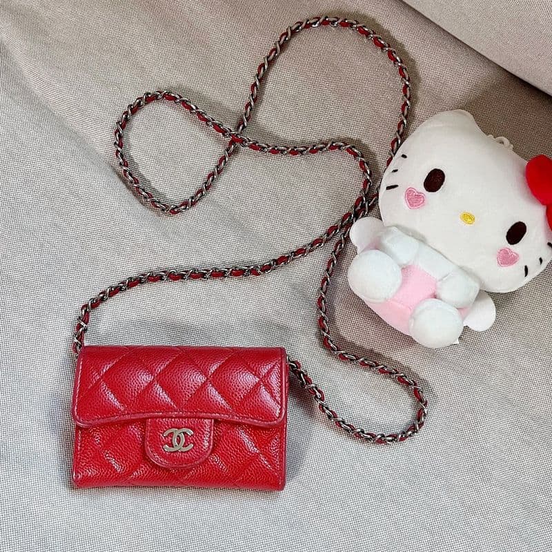 I revamped a Chanel bag for KRW 50,000! Here's my review of the Chanel red snap wallet transformation.
