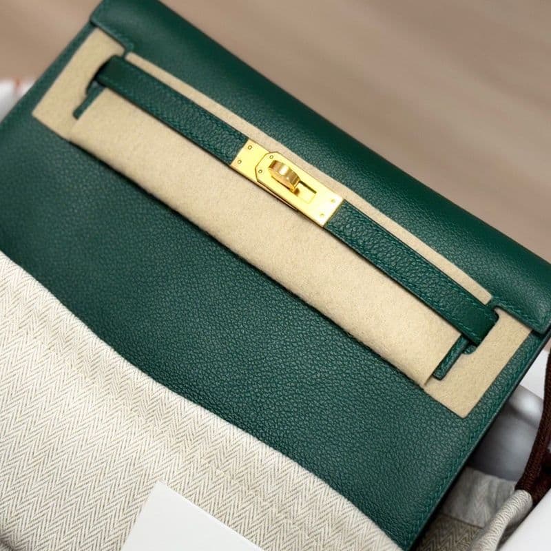 My thoughts on the green Hermès Kelly Danse.