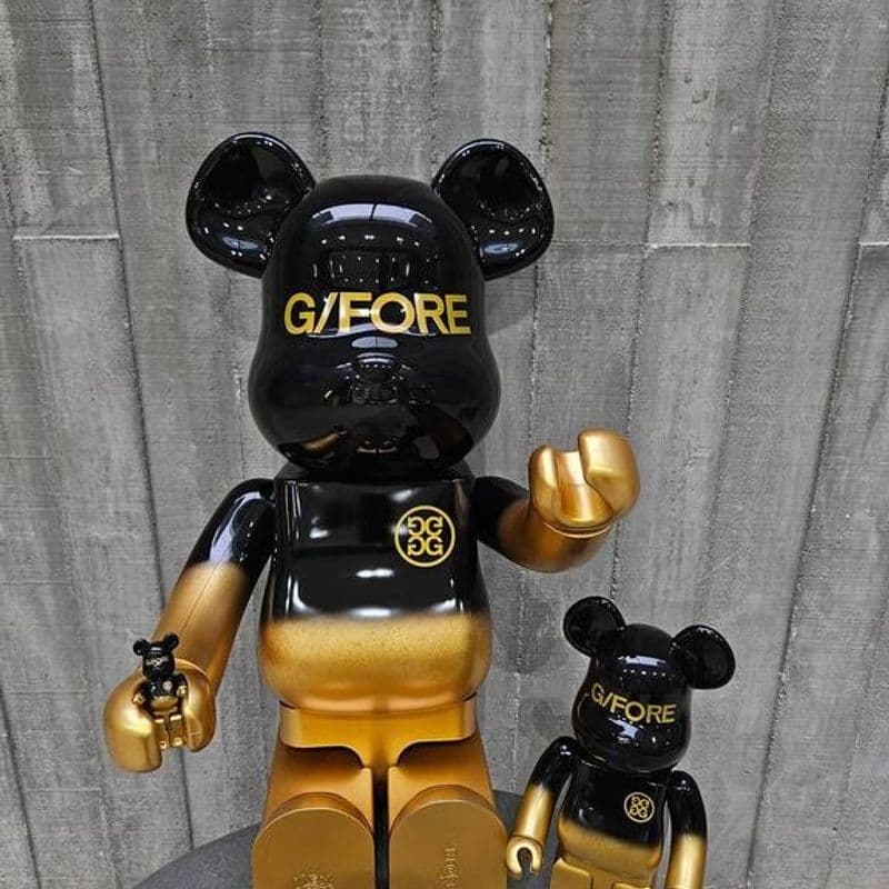 A collaboration between ZIPPO and BE@RBRICK.