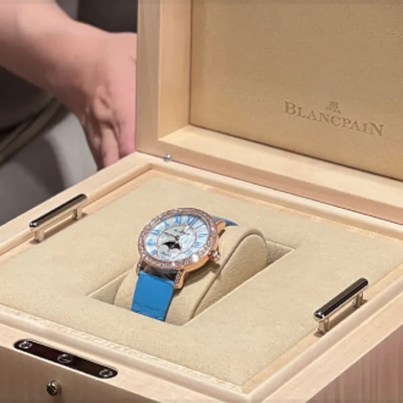 My first experience with a high-end watch: the Blancpain Ladybird.