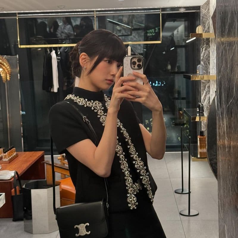 Suzy, the epitome of Celine style.