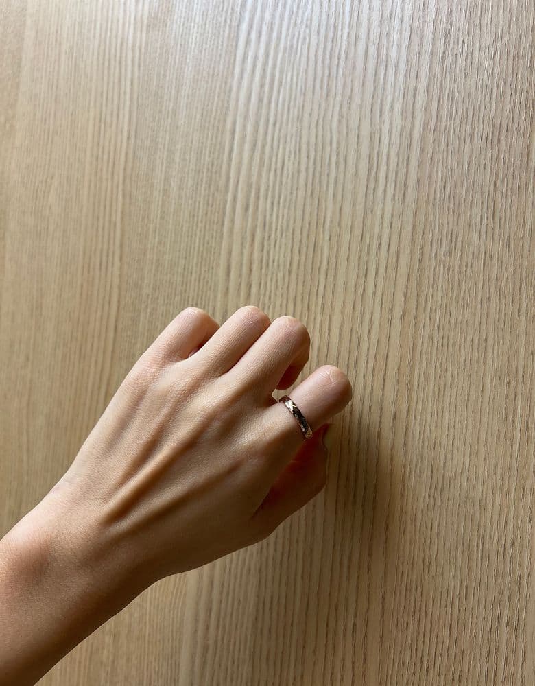 Here's a quick try-on of the Chanel Coco Crush Beige Gold mini! (Funny thing is, the duty-free shop was actually more expensive, so I ended up buying it at the department store haha)