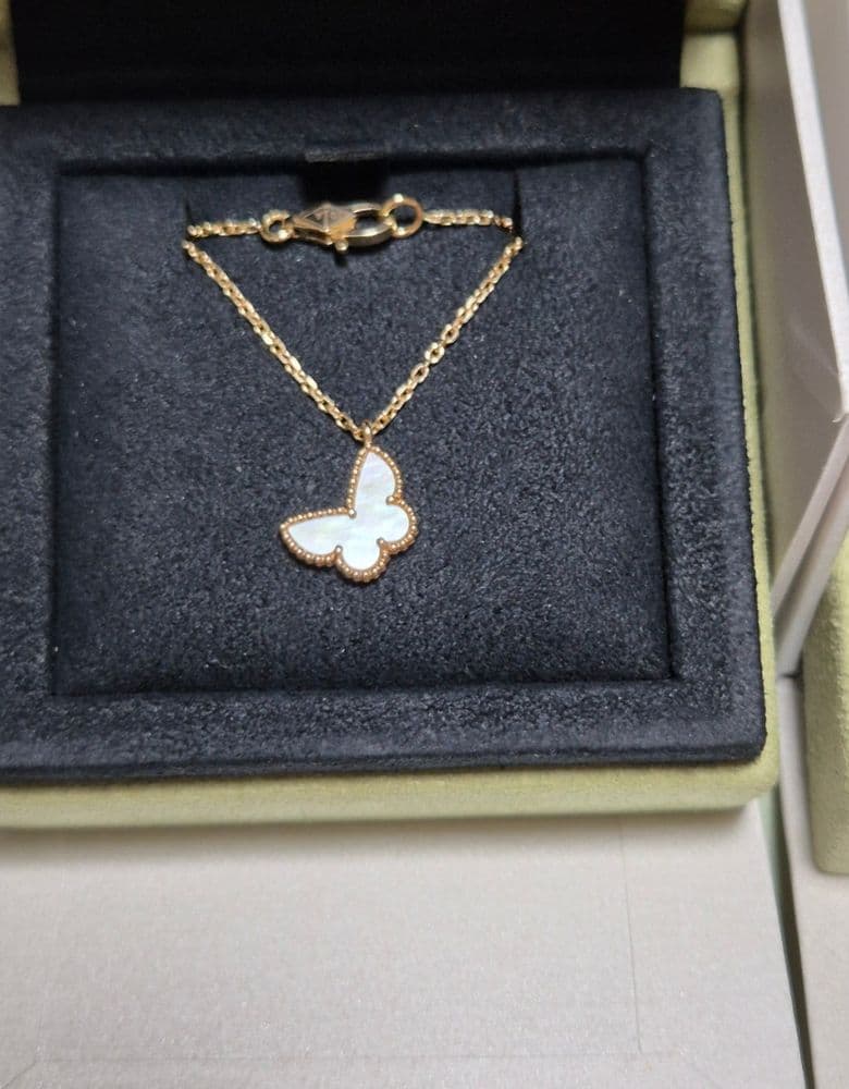 반클리프 버터플라이 목걸이