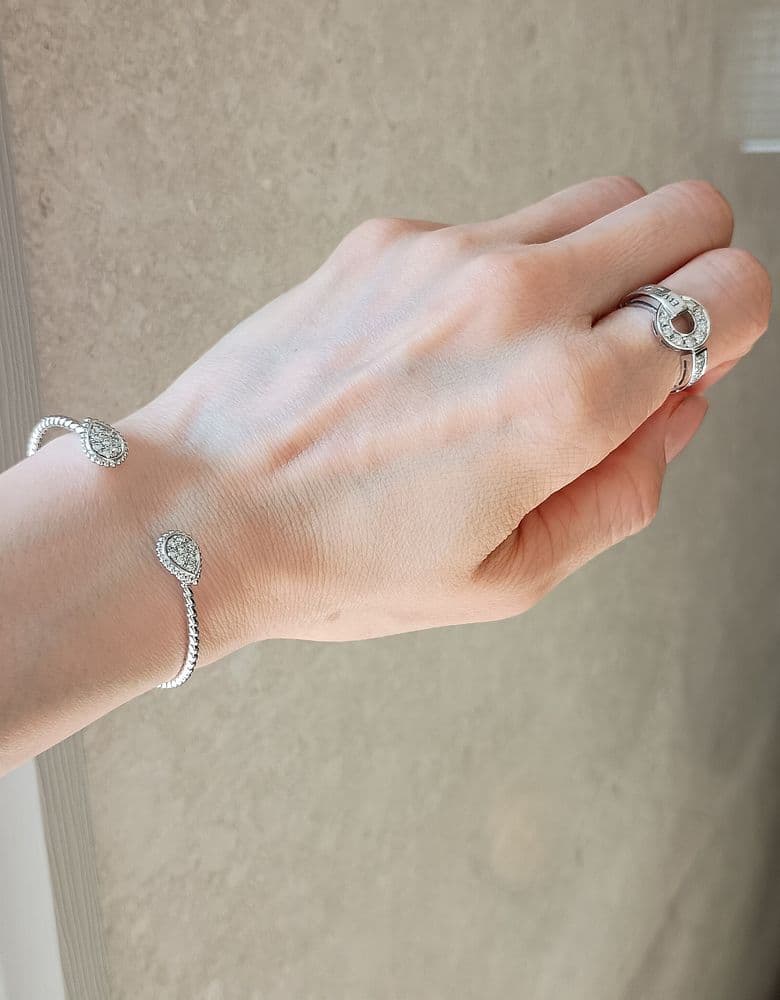 부쉐론 쎄뻥 콰트로 타이 네크리스, 쎄뻥 뱅글