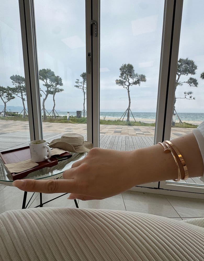 까르띠에 엥 끌루 팔찌 17 & 러브 팔찌 18