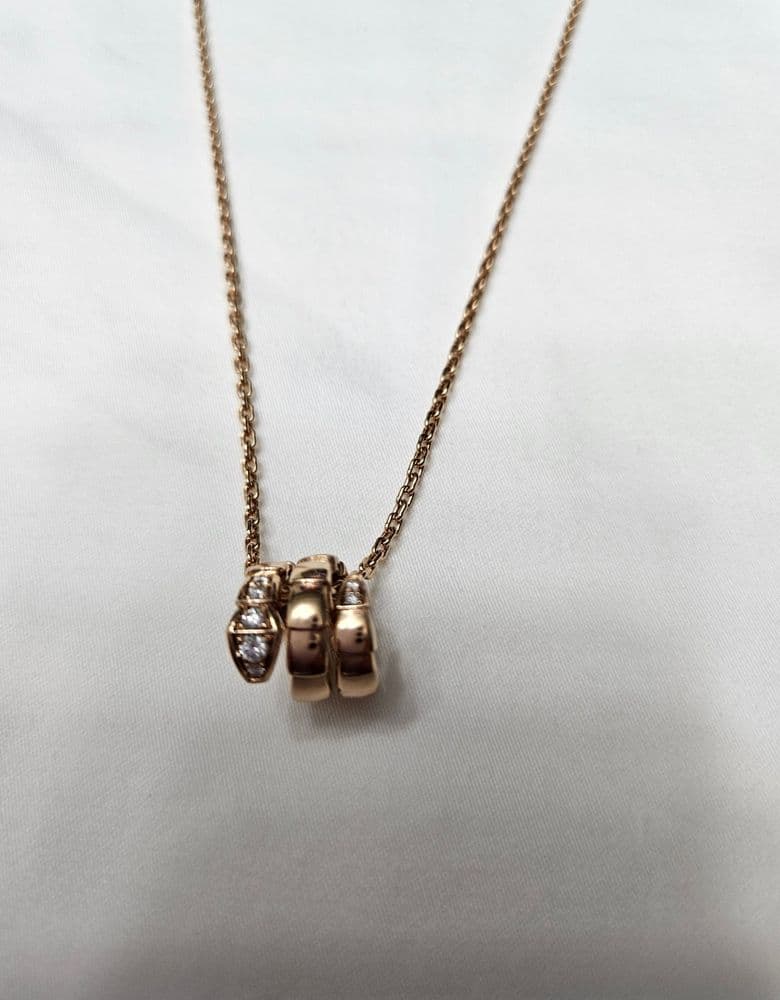 불가리 세르펜티 목걸이