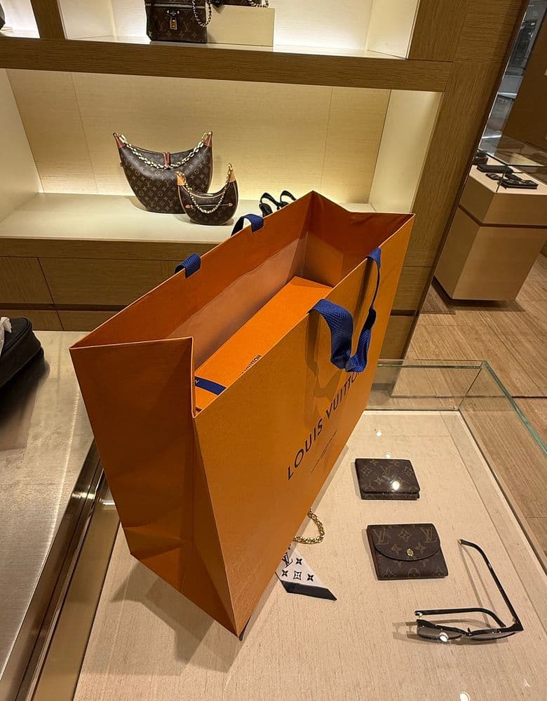 루이비통 디스트릭스 플랫 로퍼