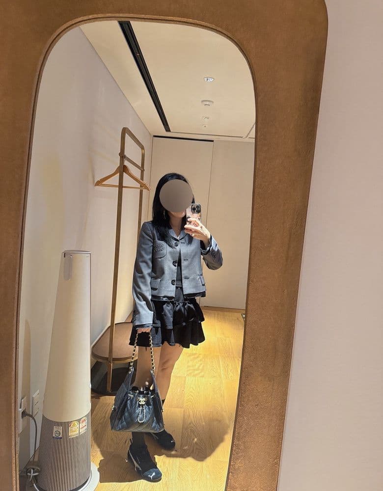 Chanel 2.5 bag outfit pic