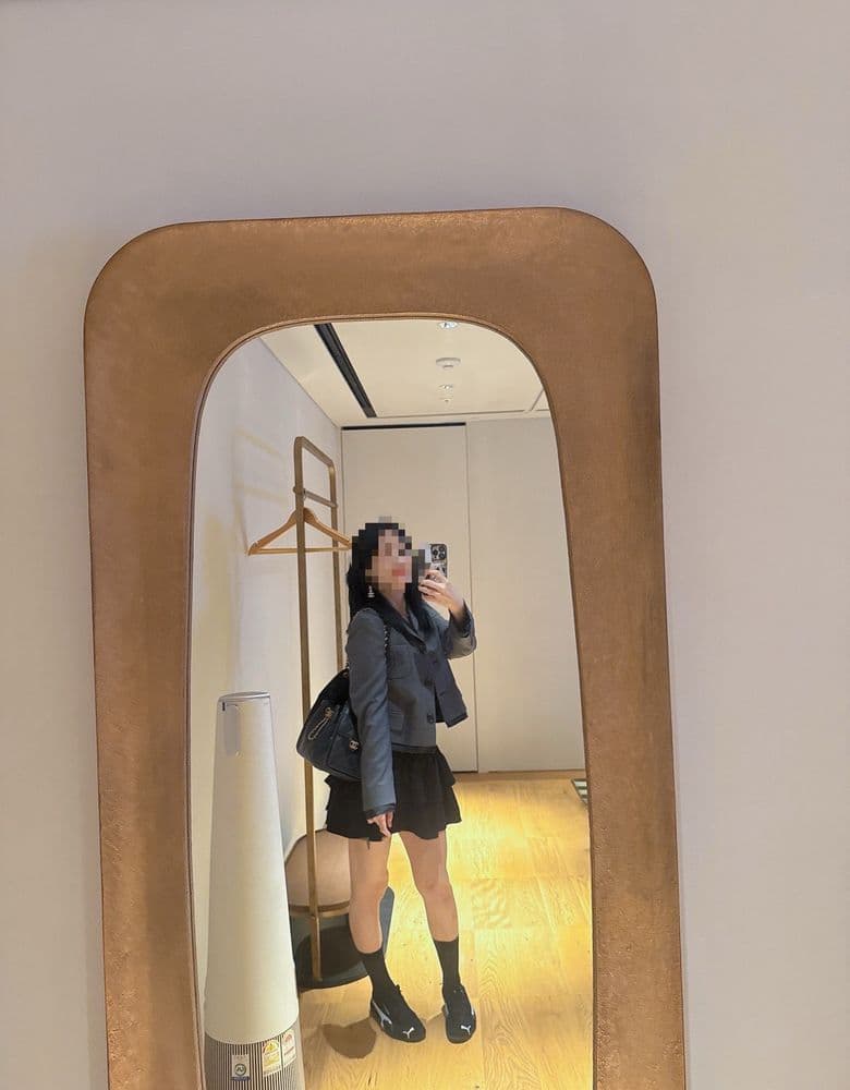 Chanel 2.5 bag outfit pic