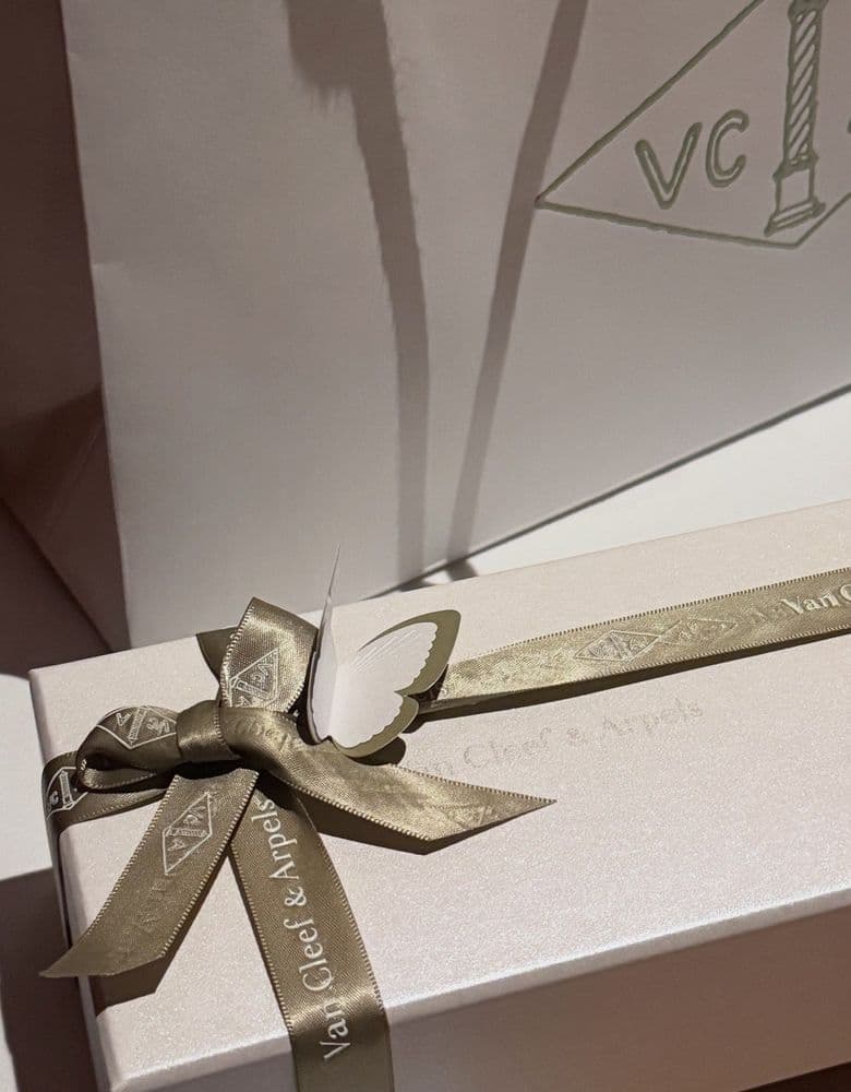 Van Cleef Alhambra 5 Motif Mother of Pearl