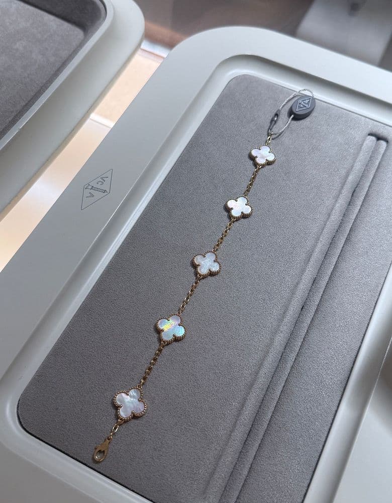 Van Cleef Alhambra 5 Motif Mother of Pearl